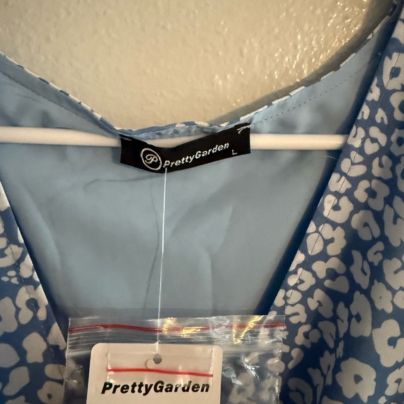 Blue and White V-Neck Sundress with Flutter Cap Sleeves - Picture 2 of 4